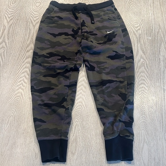 Nike women’s camo joggers sz small - Picture 2 of 4